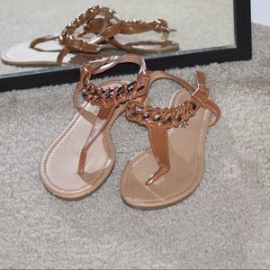 Sandals with gold chain embedded size 7W ‼️